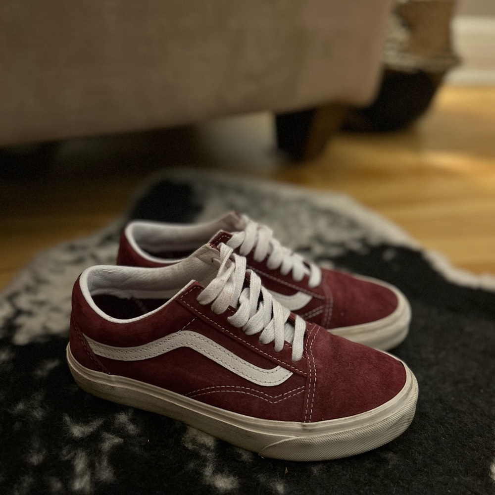 VANS OLD SKOOL SNEAKERS IN BURGUNDY